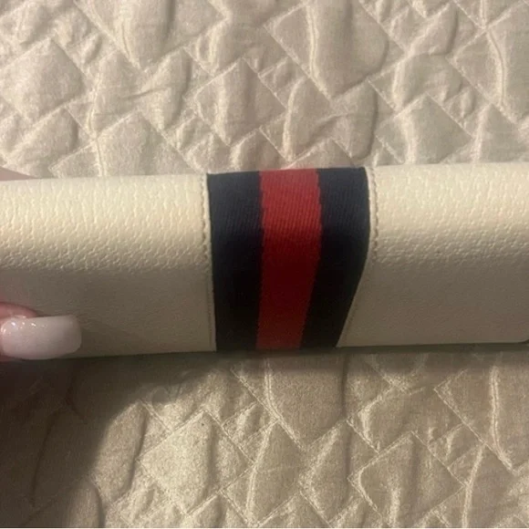 Gucci Cream Wallet with Red and Blue Stripes - Picture 5 of 6